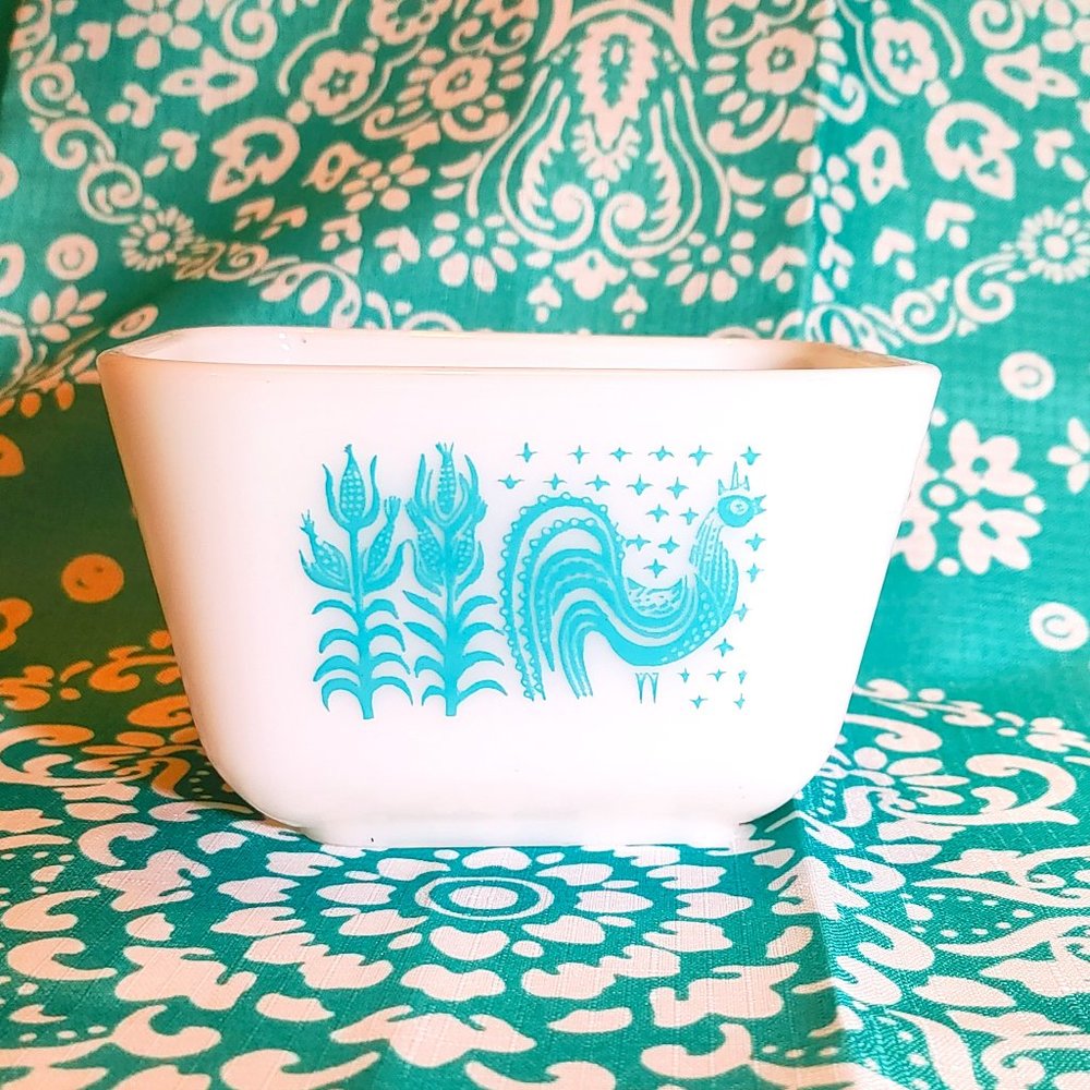 Pyrex Vintage Amish Butterprint Refrigerator Dish
